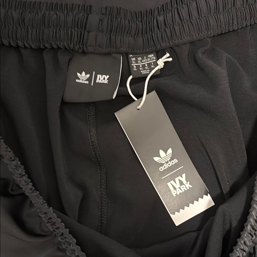 Adidas X Ivy Park. matching top and bottom PJs. Size XL. - Picture 7 of 14
